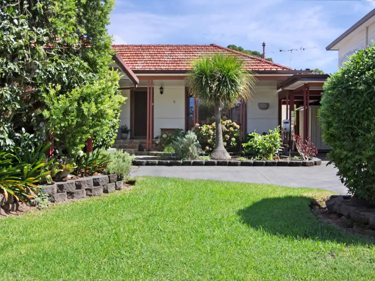 5 Hopkins Street