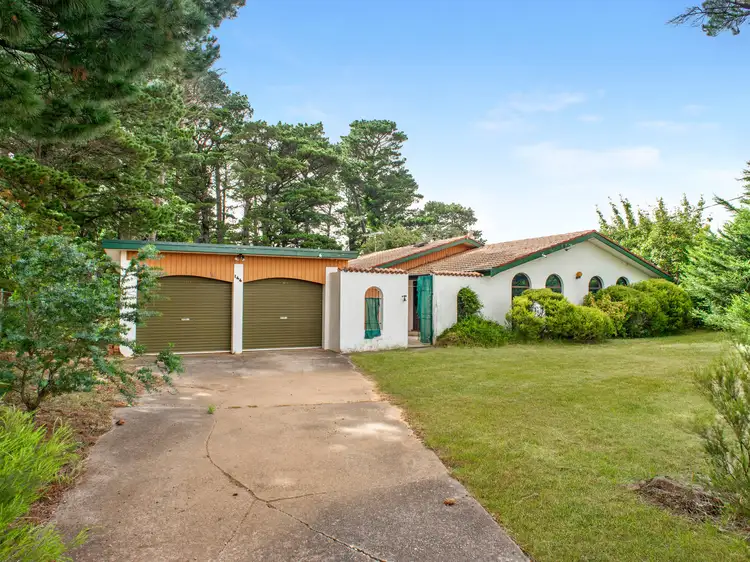 144 Tableland Road, Wentworth Falls NSW 2782
