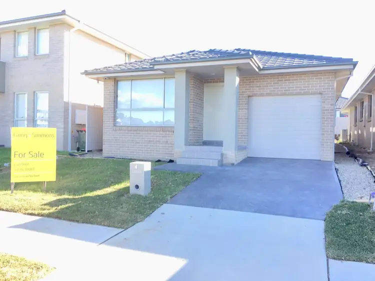 4 Monkton Avenue, Middleton Grange NSW 2171