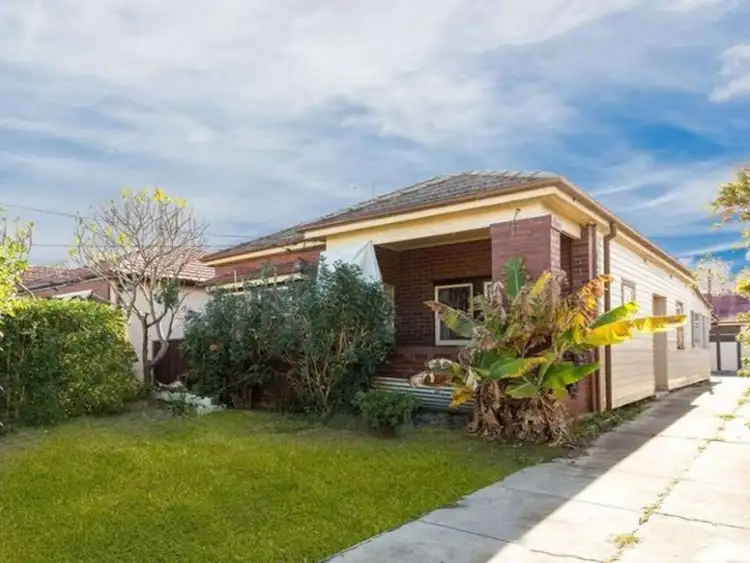 3 Robinson St North, Wiley Park NSW 2195