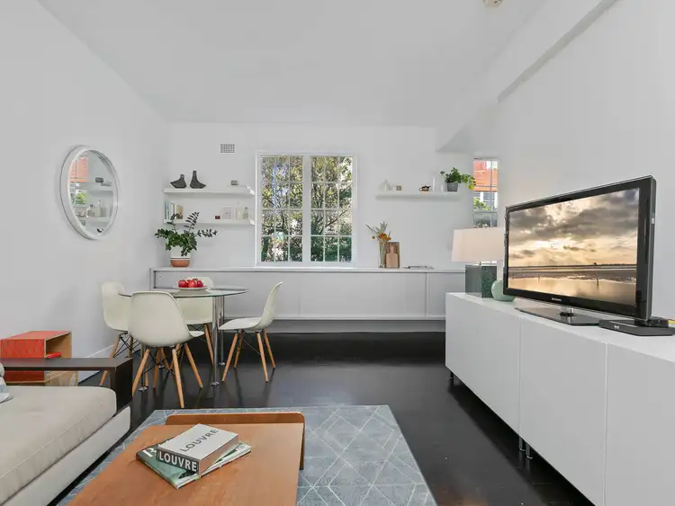 Second view of Homely apartment listing, 15/2 Greenknowe Avenue, Elizabeth Bay NSW 2011