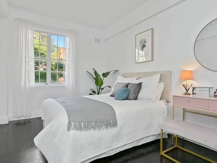 Fourth view of Homely apartment listing, 15/2 Greenknowe Avenue, Elizabeth Bay NSW 2011