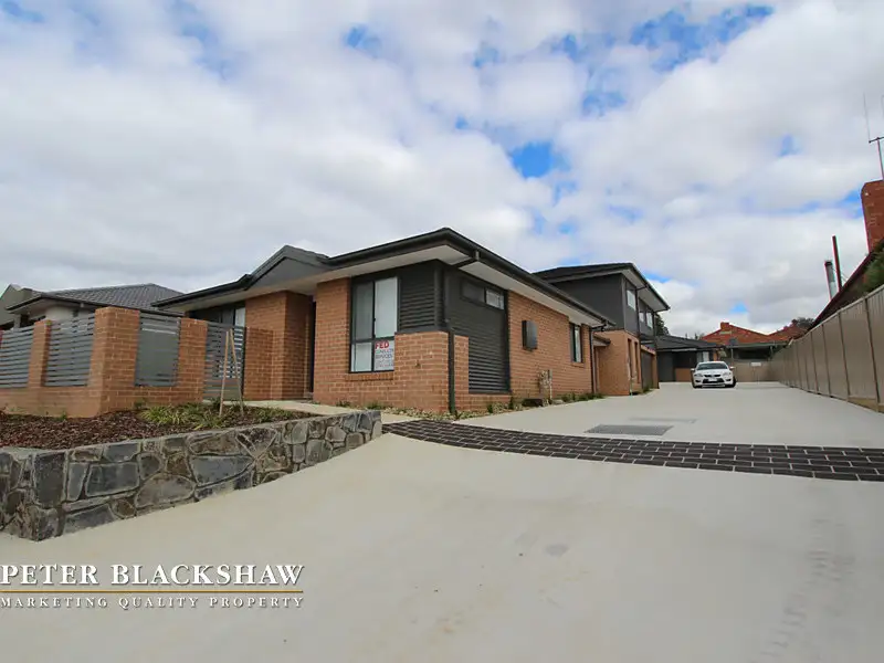 Main view of Homely townhouse listing, 1/102 Uriarra Road, Queanbeyan NSW 2620