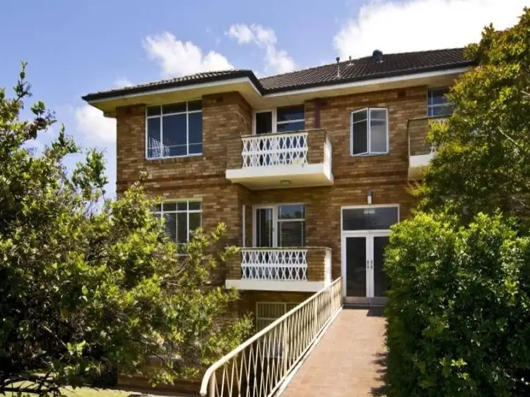 200 Pacific Highway
