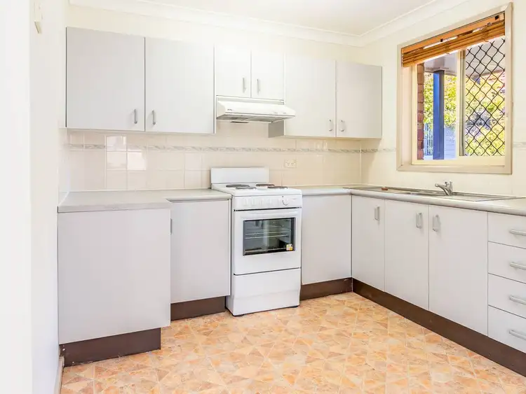 Fourth view of Homely townhouse listing, 2/142 Croudace Road, Elermore Vale NSW 2287