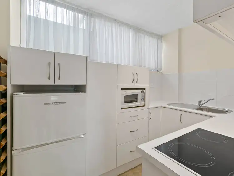 Sixth view of Homely studio listing, 2B/85 Elizabeth Bay Road, Elizabeth Bay NSW 2011