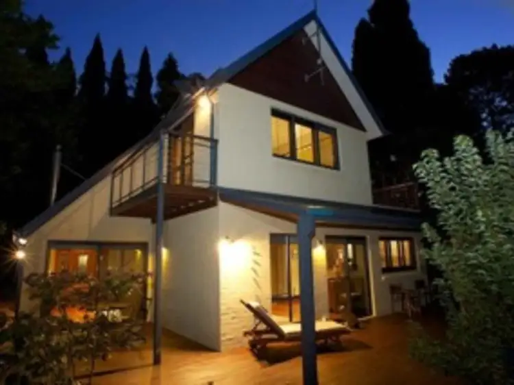 3 Dowling Street