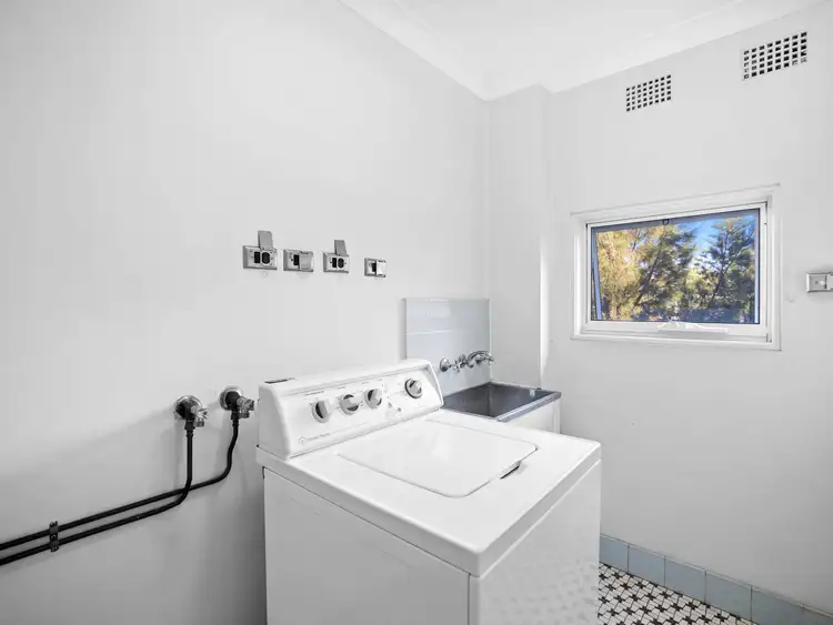 Fifth view of Homely unit listing, 10/2 Kingsway, Dee Why NSW 2099