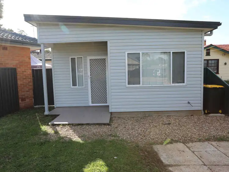 1A Mindoro Place, Lethbridge Park NSW 2770