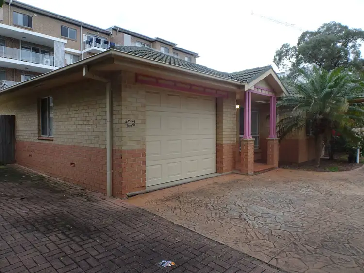 196-198 Burnett Street