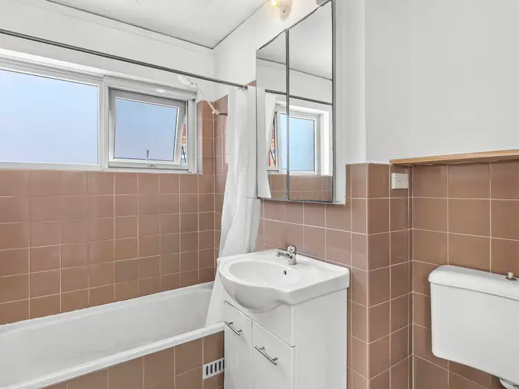 Sixth view of Homely unit listing, 9/10 Campbell Parade, Manly Vale NSW 2093