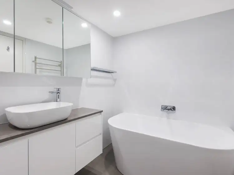 Third view of Homely apartment listing, 401/37-39 McLaren Street, North Sydney NSW 2060