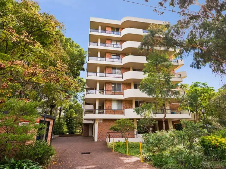 2 Parkside Lane