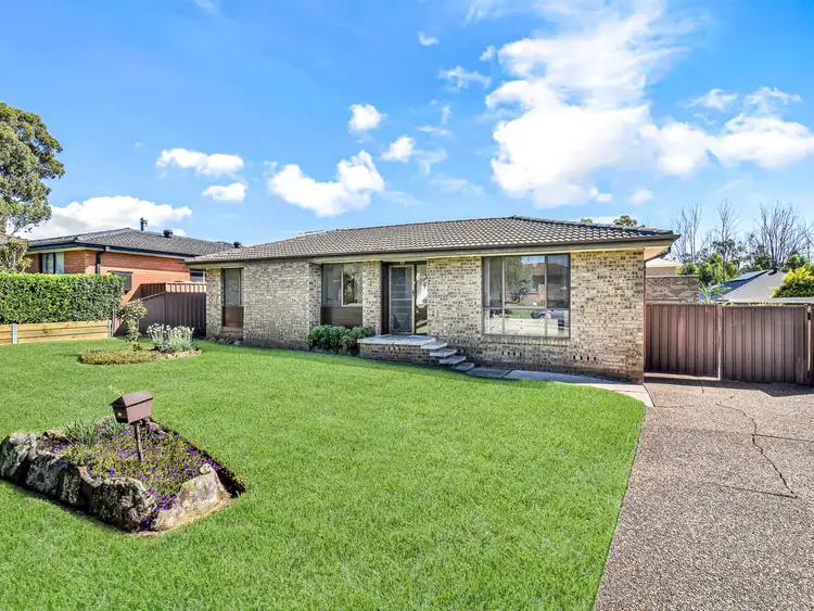 17 Warburton Crescent, Werrington County NSW 2747