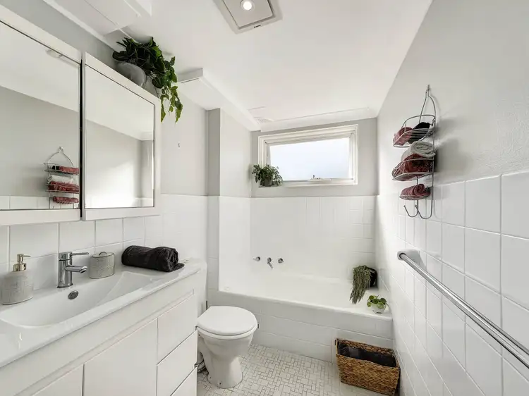 Sixth view of Homely unit listing, 1/25 Tor Road, Dee Why NSW 2099