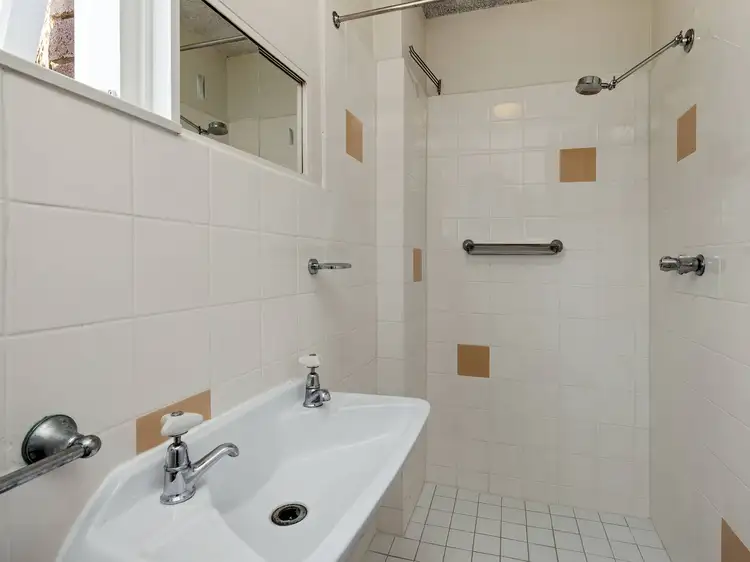 Third view of Homely studio listing, 46/5-7 Esplanade, Elizabeth Bay NSW 2011