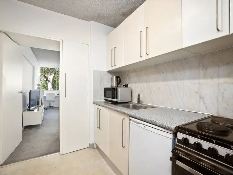 Fifth view of Homely studio listing, 5/68-72 Roslyn Gardens, Rushcutters Bay NSW 2011