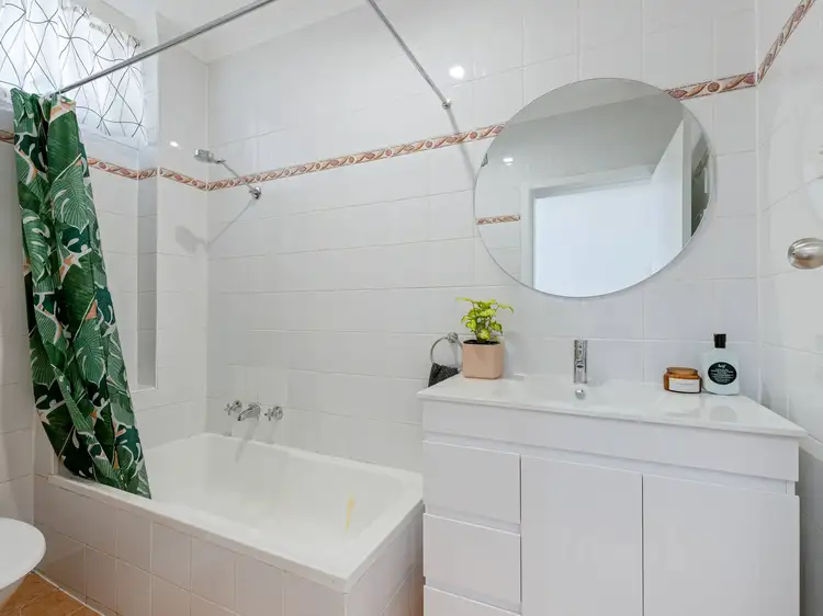 Sixth view of Homely studio listing, 2/1 Hughes Street, Potts Point NSW 2011
