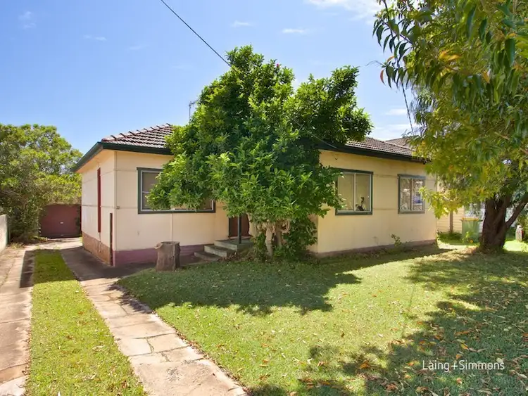 23 Derbyshire Avenue, Toongabbie NSW 2146