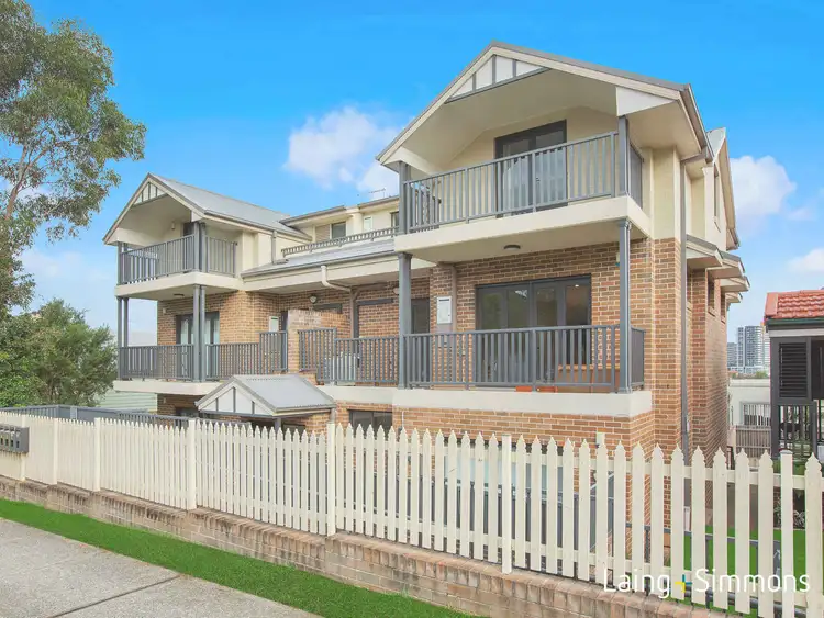 2/137 Good Street, Rosehill NSW 2142