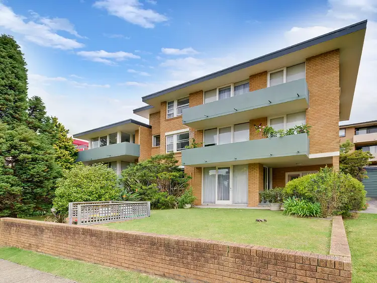 2/17 Burdett Street, Hornsby NSW 2077