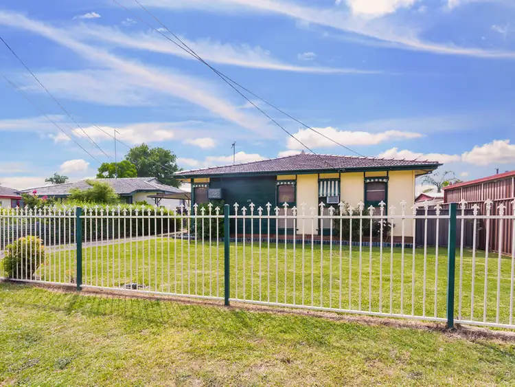 4 Parkes Crescent, Blackett NSW 2770