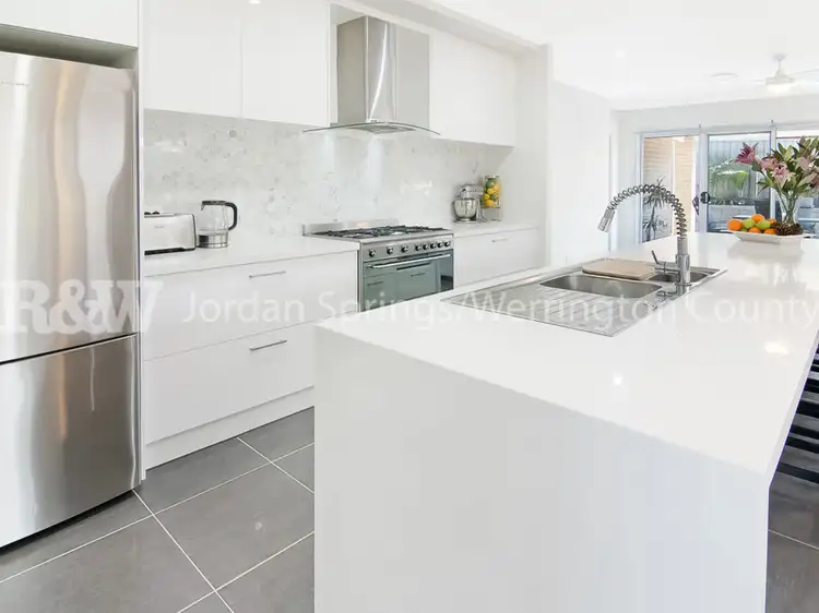 11 Portsmouth Circuit, Jordan Springs NSW 2747