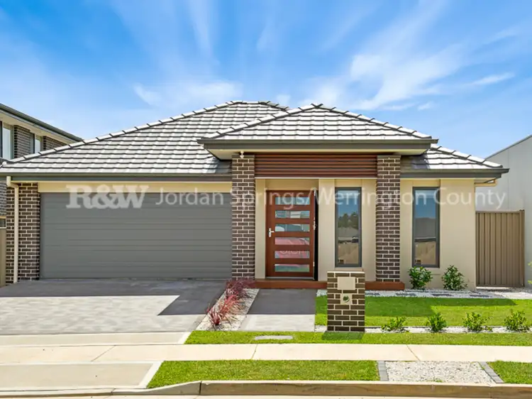 7 Bowral Grove