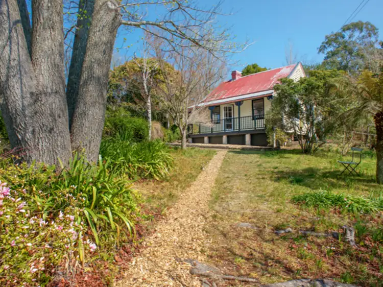 15 Cascade Street, Wentworth Falls NSW 2782