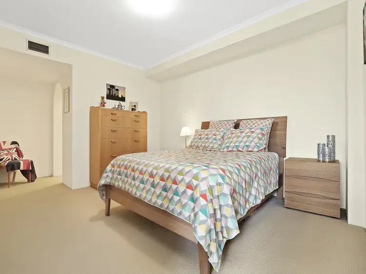 Fifth view of Homely apartment listing, 8/1 Harbourview Crescent, Milsons Point NSW 2061