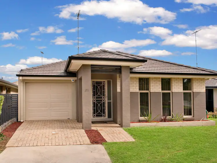 25 Drummond Avenue, Ropes Crossing NSW 2760