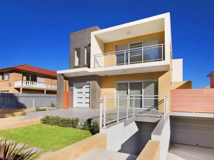 38 Fourth Ave, Campsie NSW 2194