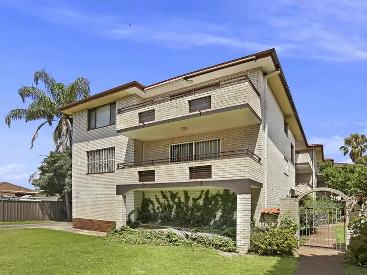 2 Seventh Ave, Campsie NSW 2194