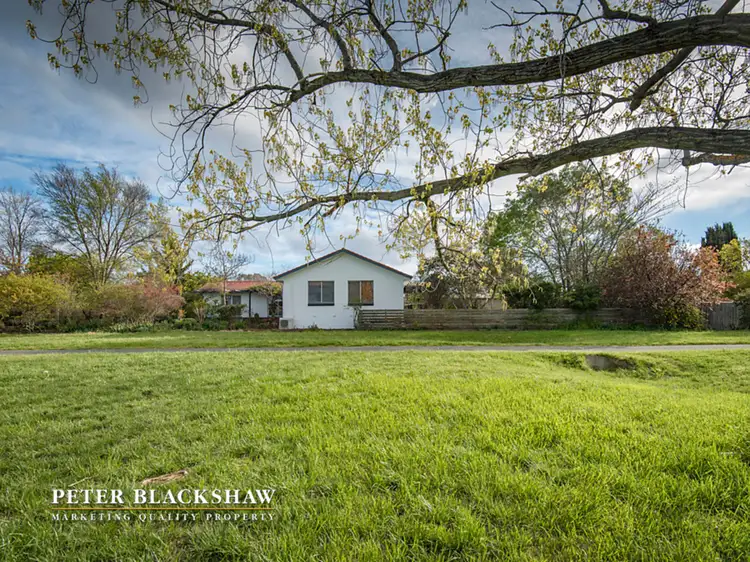 9 Verran Place, Curtin ACT 2605
