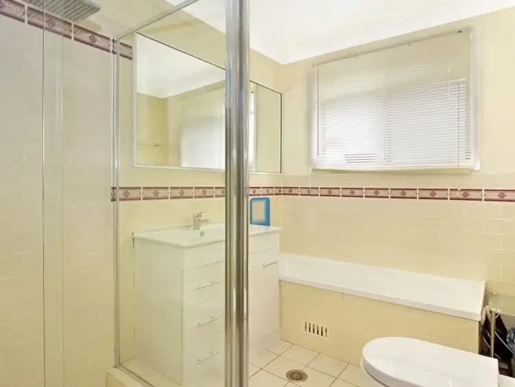 Fourth view of Homely villa listing, 5/27 Manorhouse Blvd, Quakers Hill NSW 2763