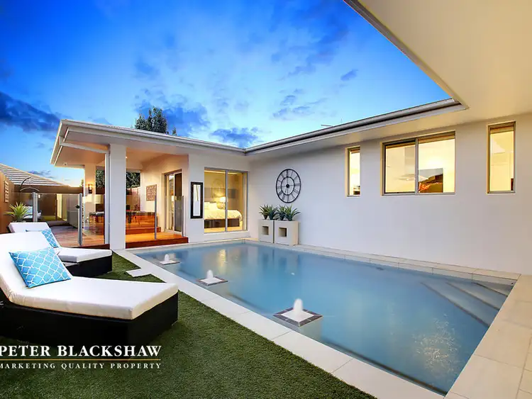 10 Eric Wright Street, Forde ACT 2914