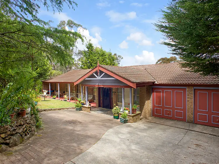 77 Bate Street, Wentworth Falls NSW 2782