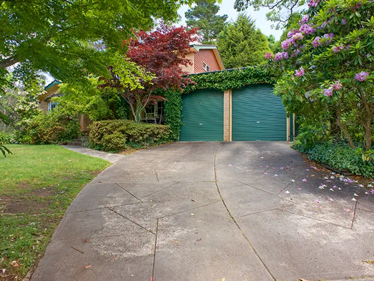 2 Yanko Avenue, Wentworth Falls NSW 2782