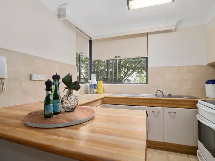 Third view of Homely apartment listing, 2e/6 Macleay Street, Potts Point NSW 2011