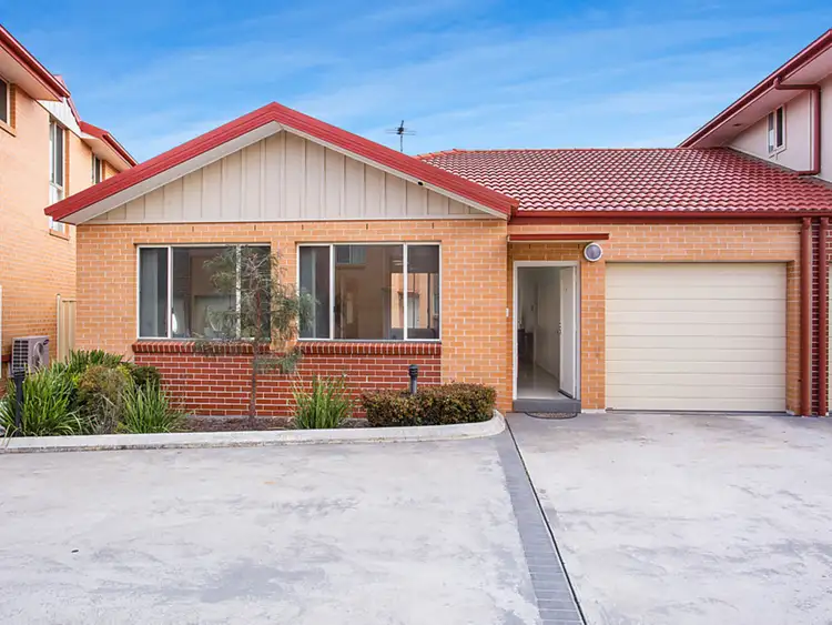 3/221A Waterworth Drive, Mount Annan NSW 2567