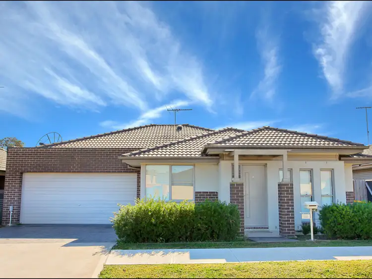 12 Nield Street, Ropes Crossing NSW 2760