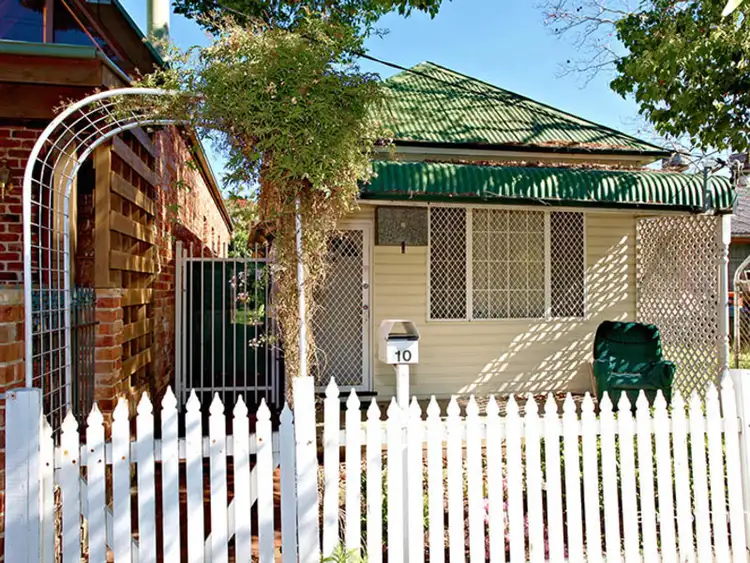 10 William Street, Granville NSW 2142