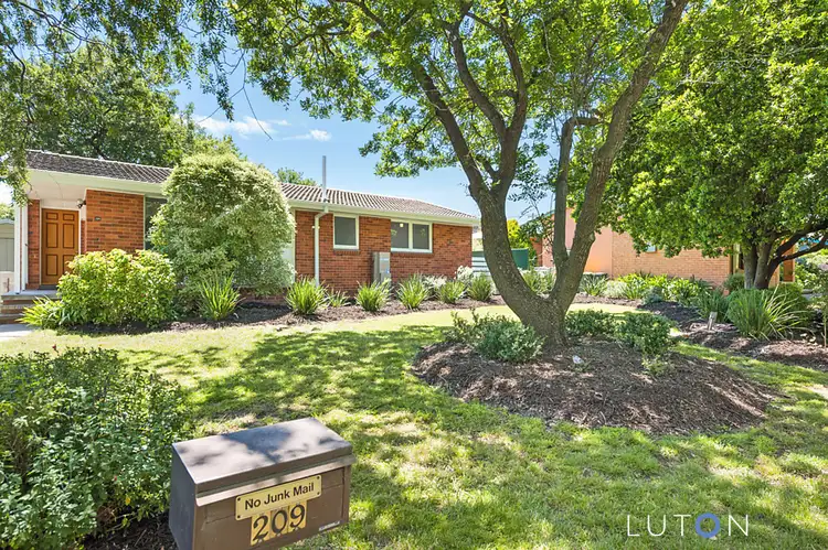 209 Phillip Avenue, Hackett ACT 2602