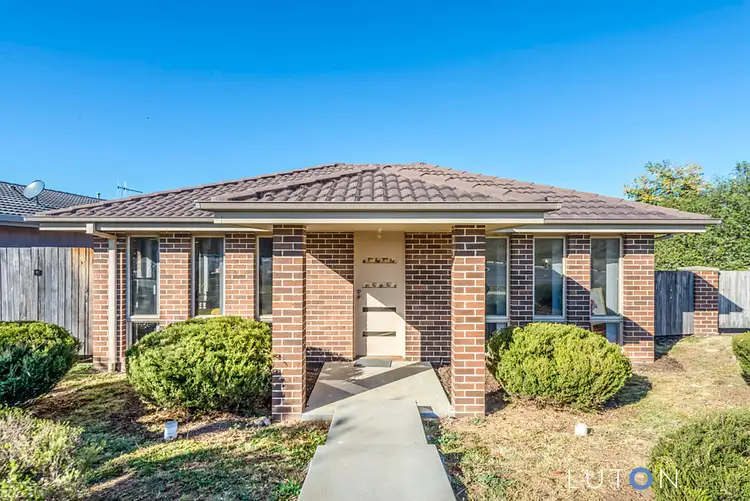2 Kylie Tennant Street