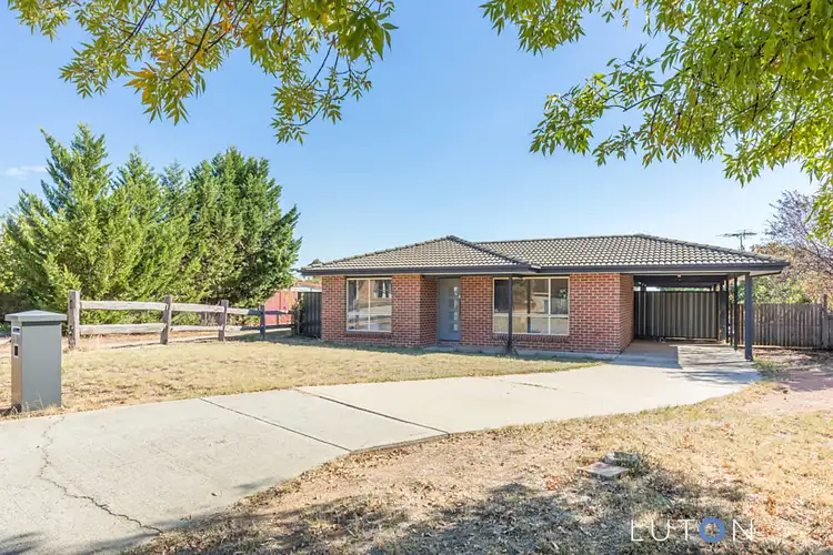 9 Ironbark Crescent, Banks ACT 2906