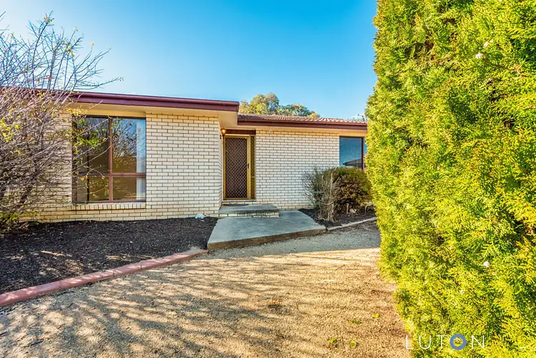 28 Lansell Circuit, Wanniassa ACT 2903