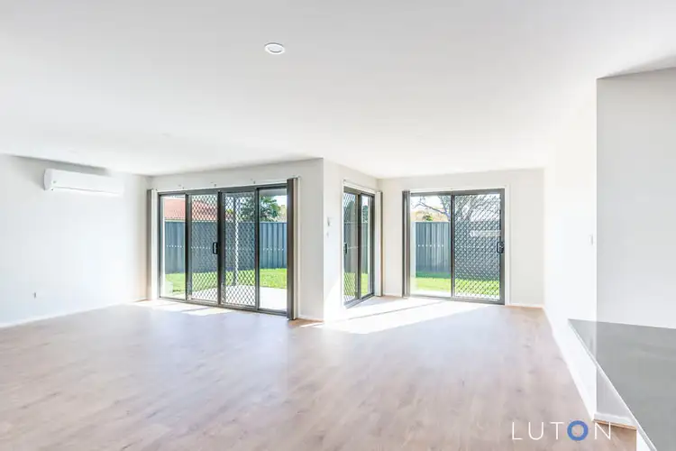 Fourth view of Homely house listing, 2/8 Beaurepaire Crescent, Holt ACT 2615