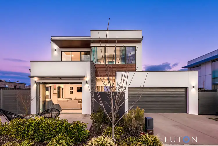60 Harold White Avenue, Coombs ACT 2611