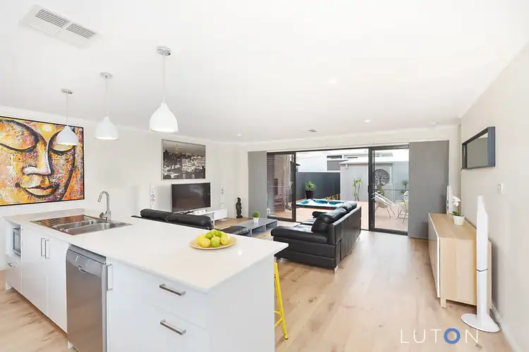 4 Taggart Terrace, Coombs ACT 2611