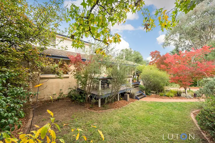 4 Tivey Place, Hughes ACT 2605